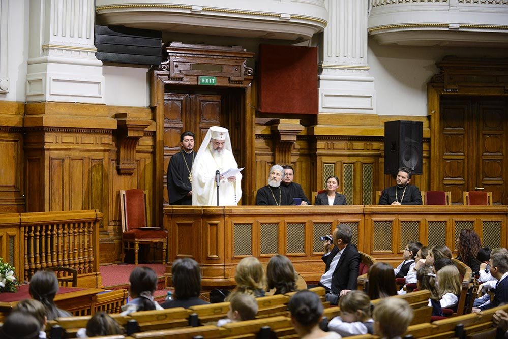 O făclie de înviere şi speranţă - Şcoala Gimnazială „Sfinţii Trei Ierarhi“ din Bucureşti 81175