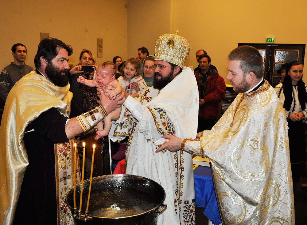 Slujire arhierească şi Taina Sfântului Botez la Oslo, Norvegia 81143