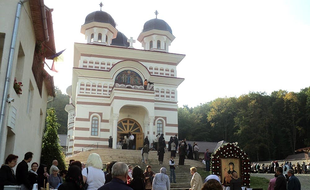 Case pentru ocrotirea copiilor la Mănăstirea Floreşti 81066