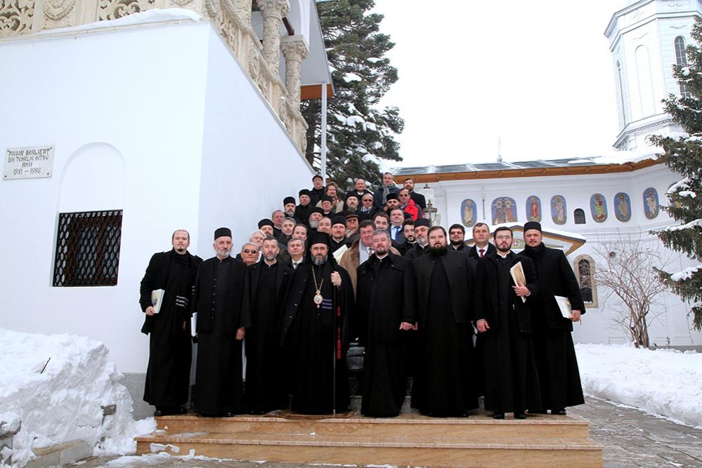 Întrunirea forurilor eparhiale la Buzău şi Galaţi 81033