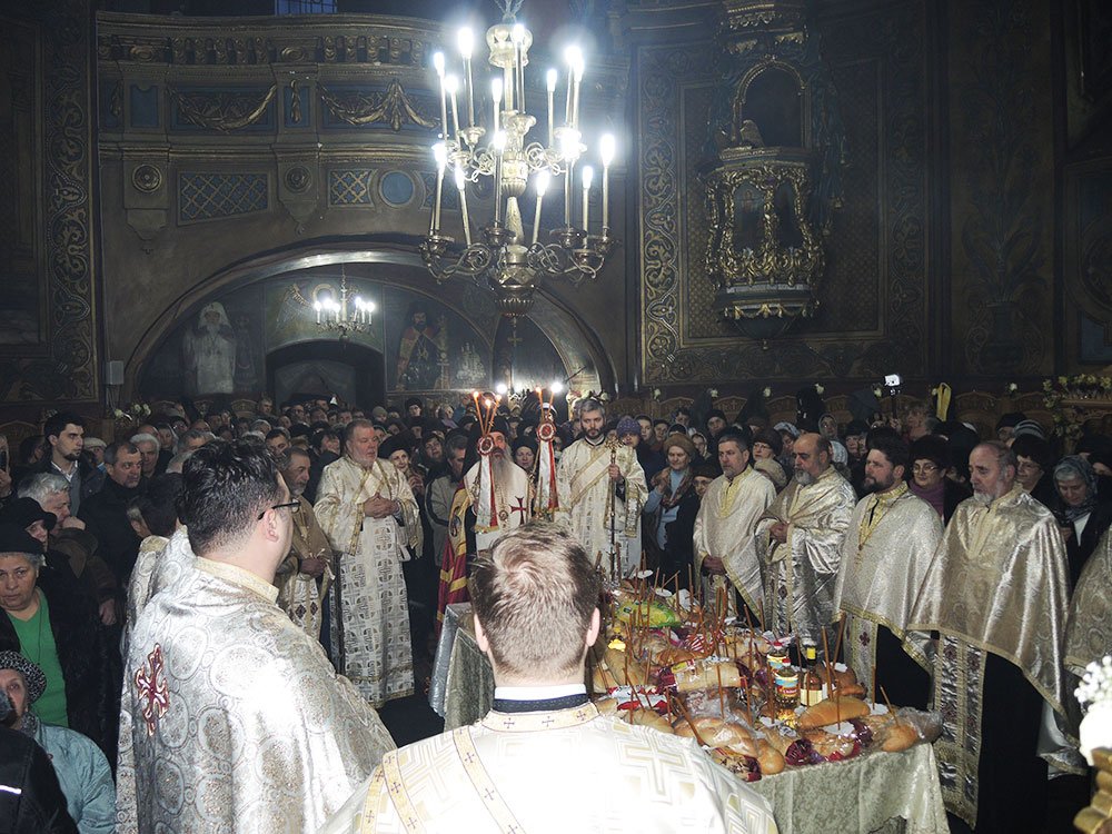 Program liturgic deosebit, la hramul Bisericii „Sf. Haralambie“ din Iaşi 80985