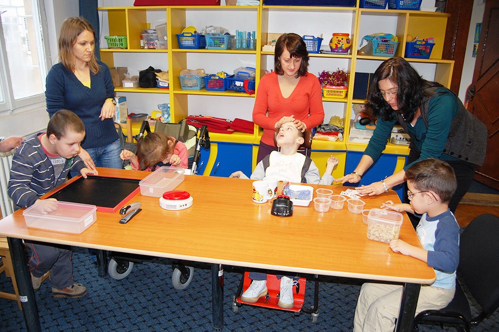 O lumină de speranţă pentru copiii cu deficienţe vizuale associate 80969