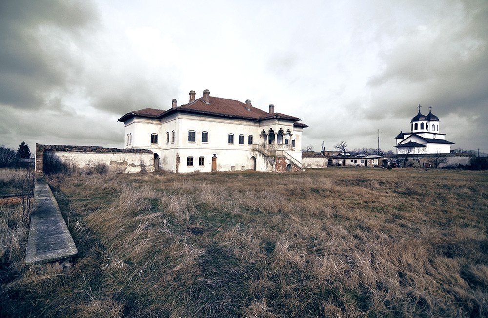 Potlogi, primul palat brâncovenesc 80932