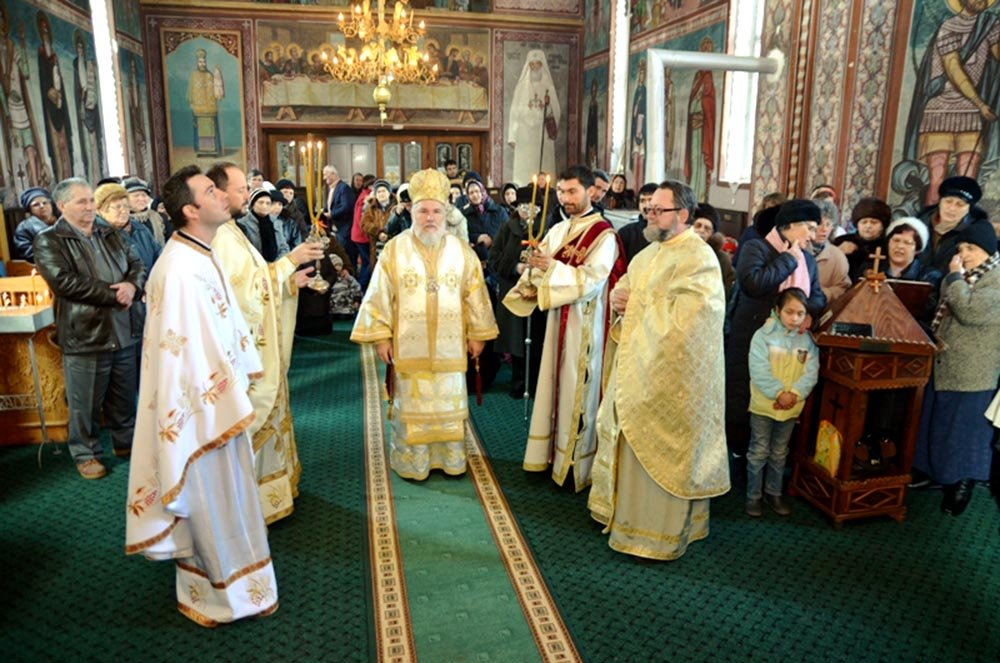 Liturghie arhierească la Smârdan, Protopopiatul Niculiţel 80901