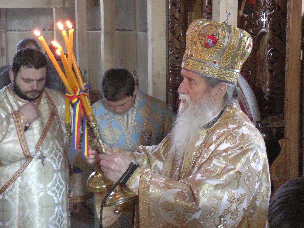 Slujbă arhierească în parohia Forăşti 80886