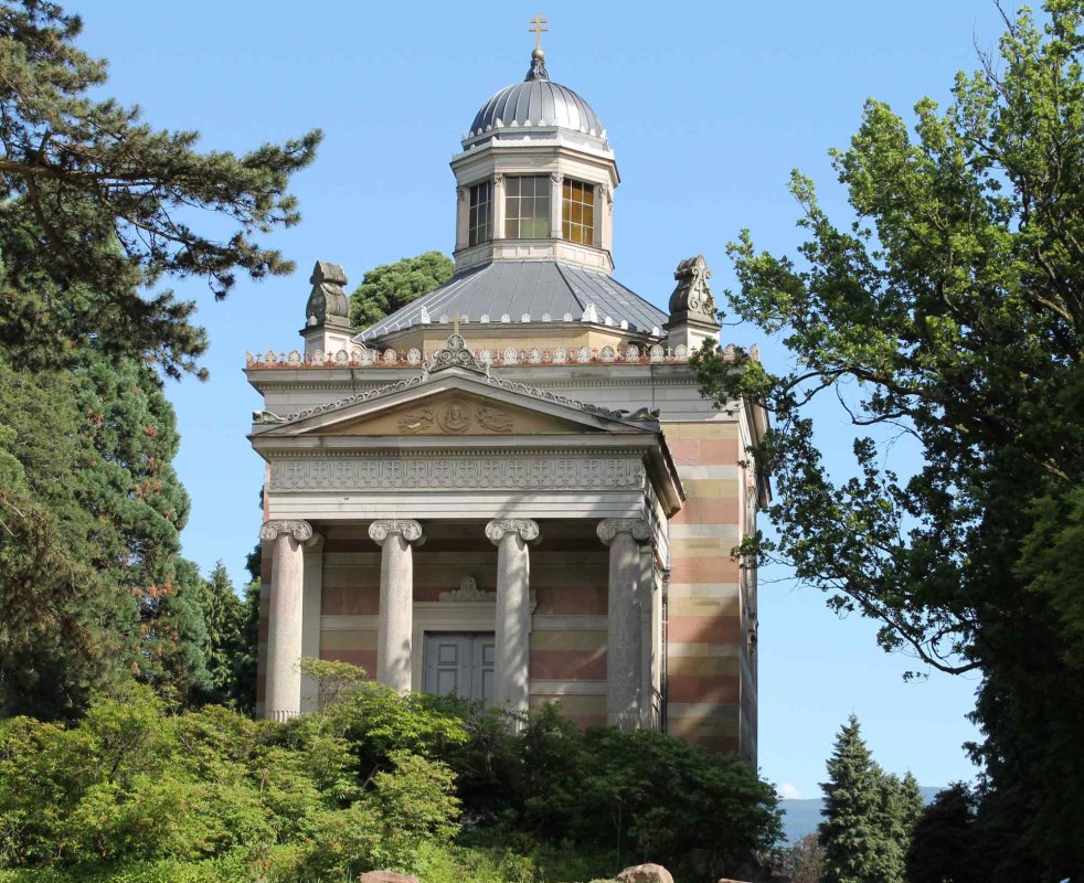 Paradoxul străinătăţii: regăsirea interioară 305807