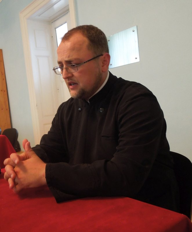 Paradoxul străinătăţii: regăsirea interioară 305809