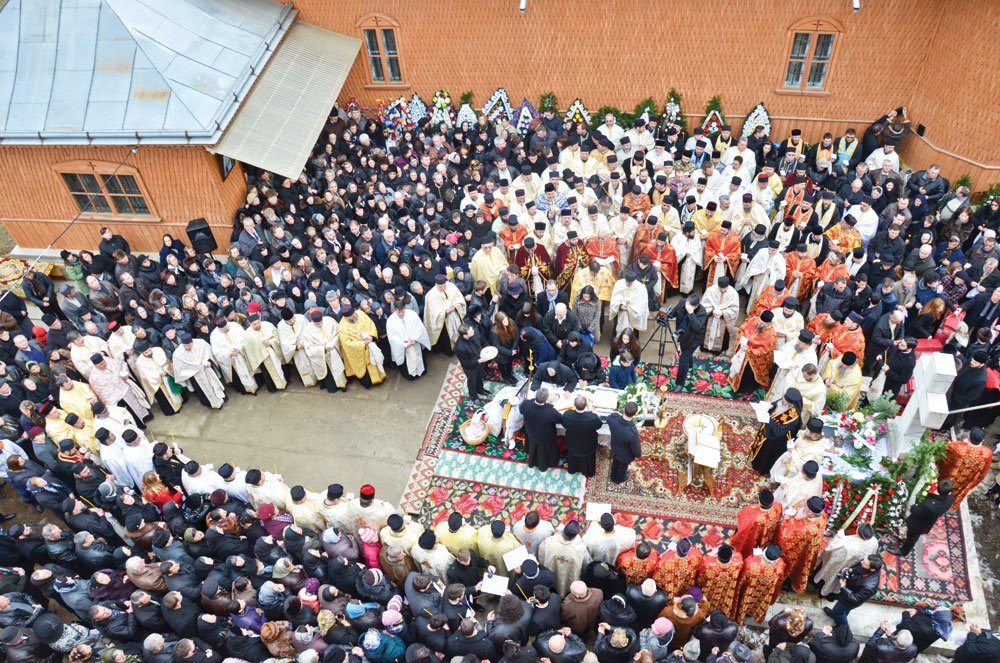 Părintele Constantin Cojocaru, profesor de vocaţie şi slujitor jertfelnic 80830