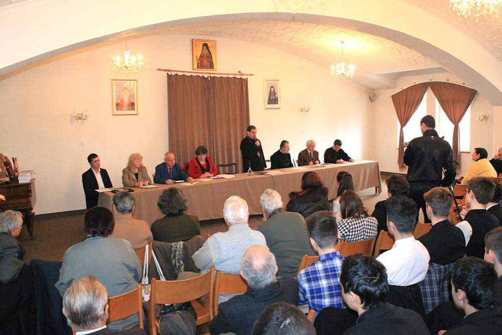 Simpozion naţional la Râmnicu Vâlcea 80795