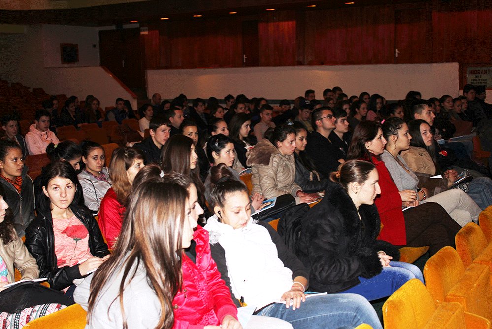 „Biserica - rolul ei în societate şi în şcoală“ 80778