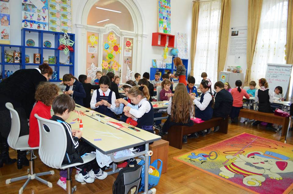 Campanie de susţinere a bibliotecilor şcolare din satele Iaşului 80773