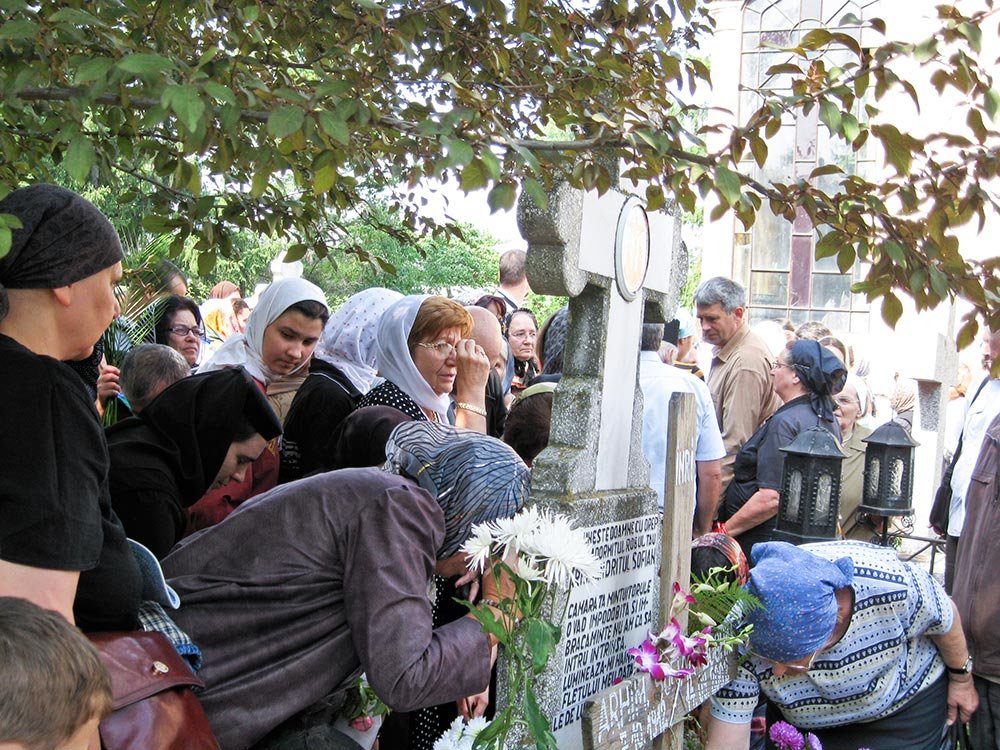 Cimitirul, loc de reflecţie şi sfinţenie 80770