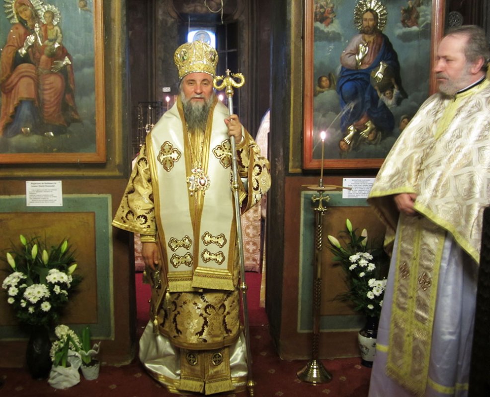 Sfinte Liturghii arhiereşti la Craiova, Râmnic şi Mărăşeşti 80759