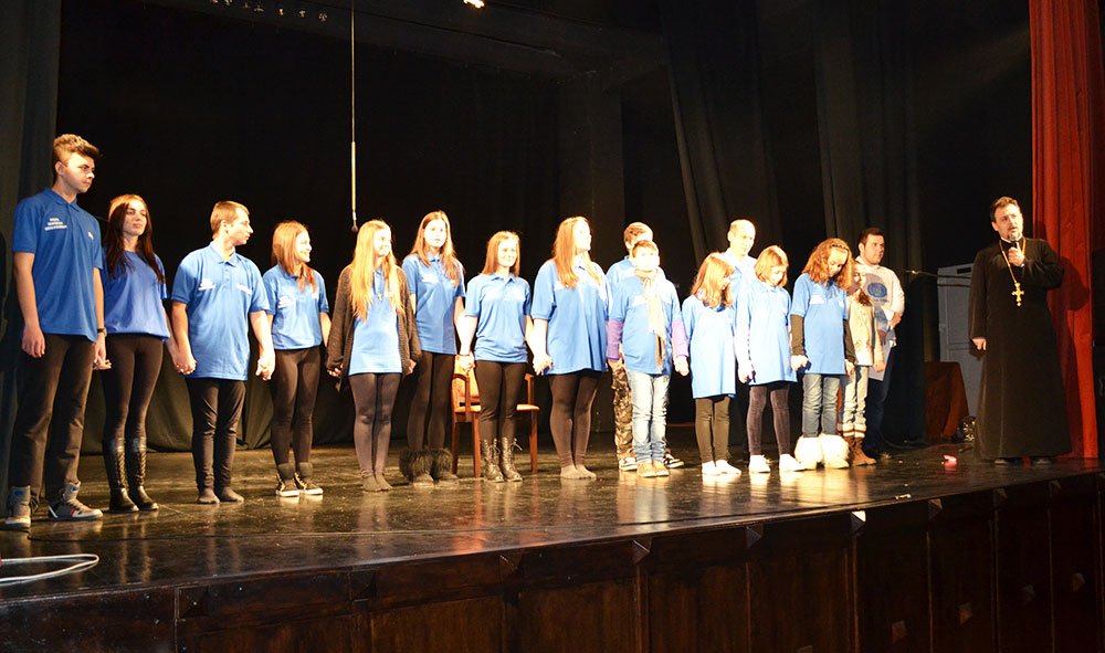 Spectacolul „Din iubire dăruim iubire“ la Caransebeş 80740