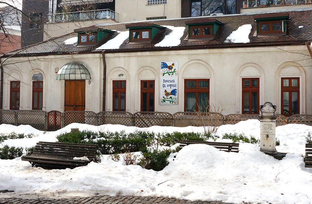 Credinţă şi educaţie peste veacuri la Biserica Mavrogheni 80712