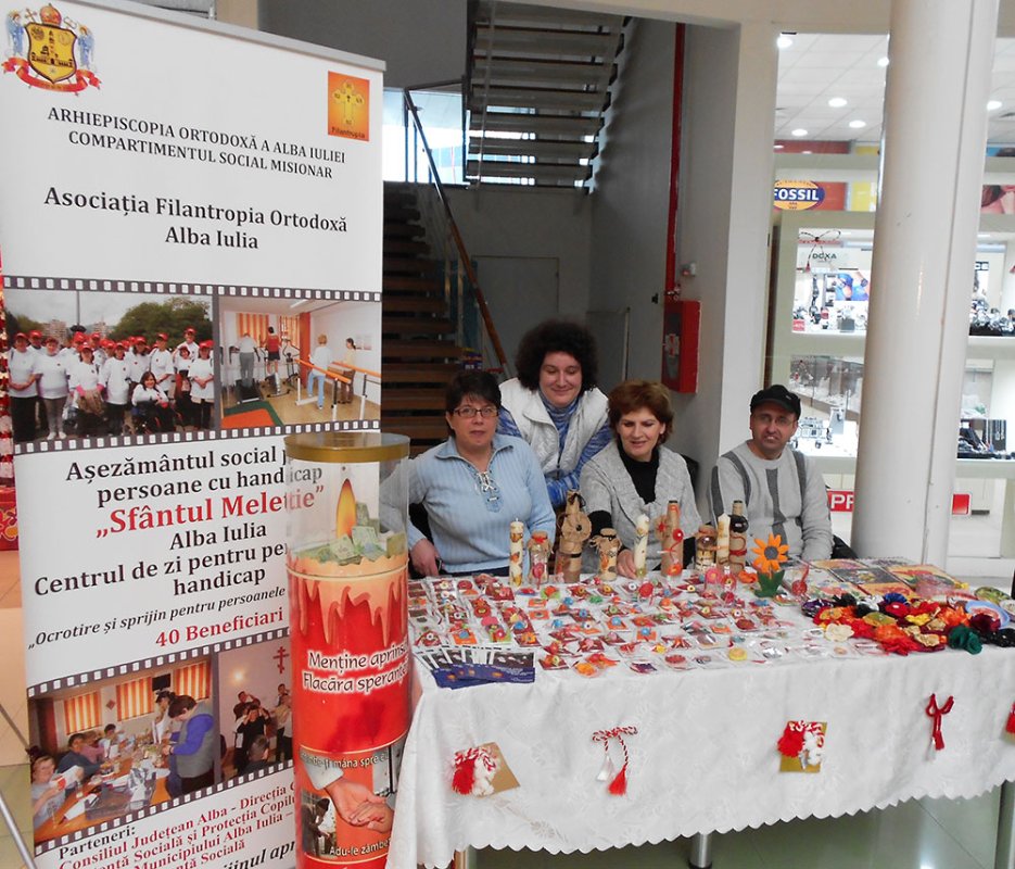 Expoziţie de mărţişoare ale persoanelor cu dizabilităţi din Alba Iulia 80706