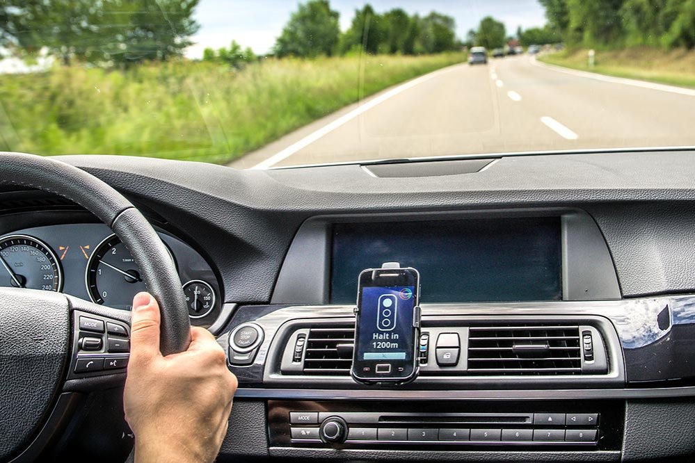 Sistemul eCall, obligatoriu pe maşinile noi 80697