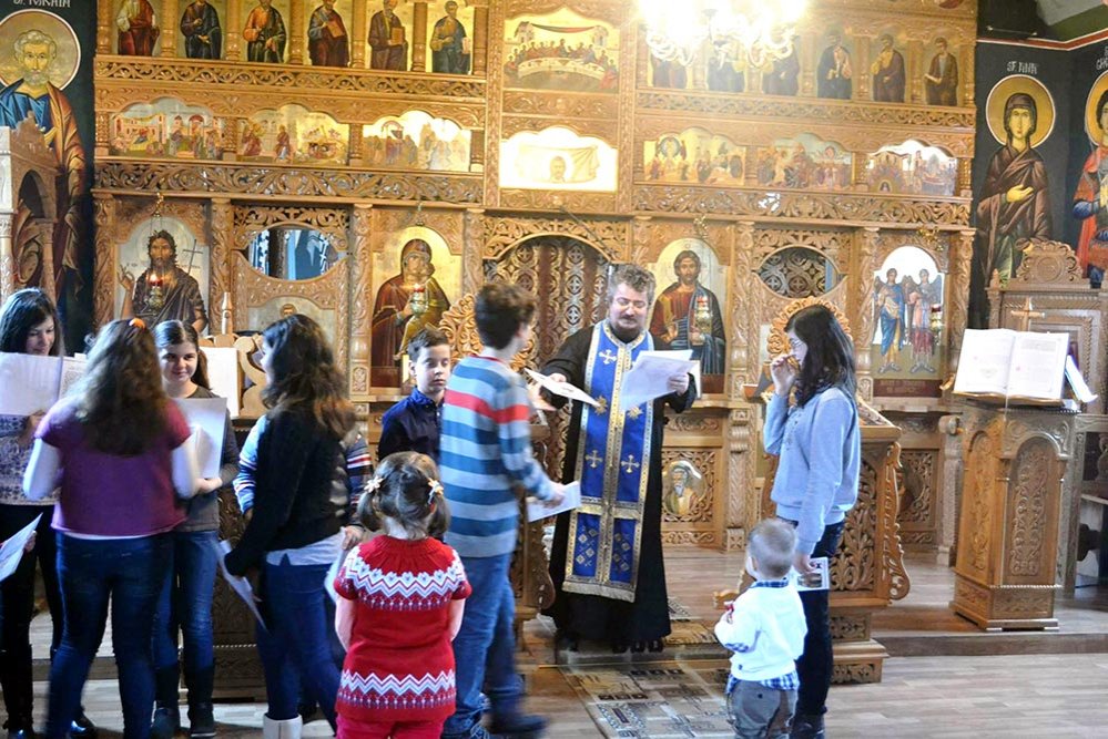 Educaţia tinerilor în atenţia Bisericii 80643