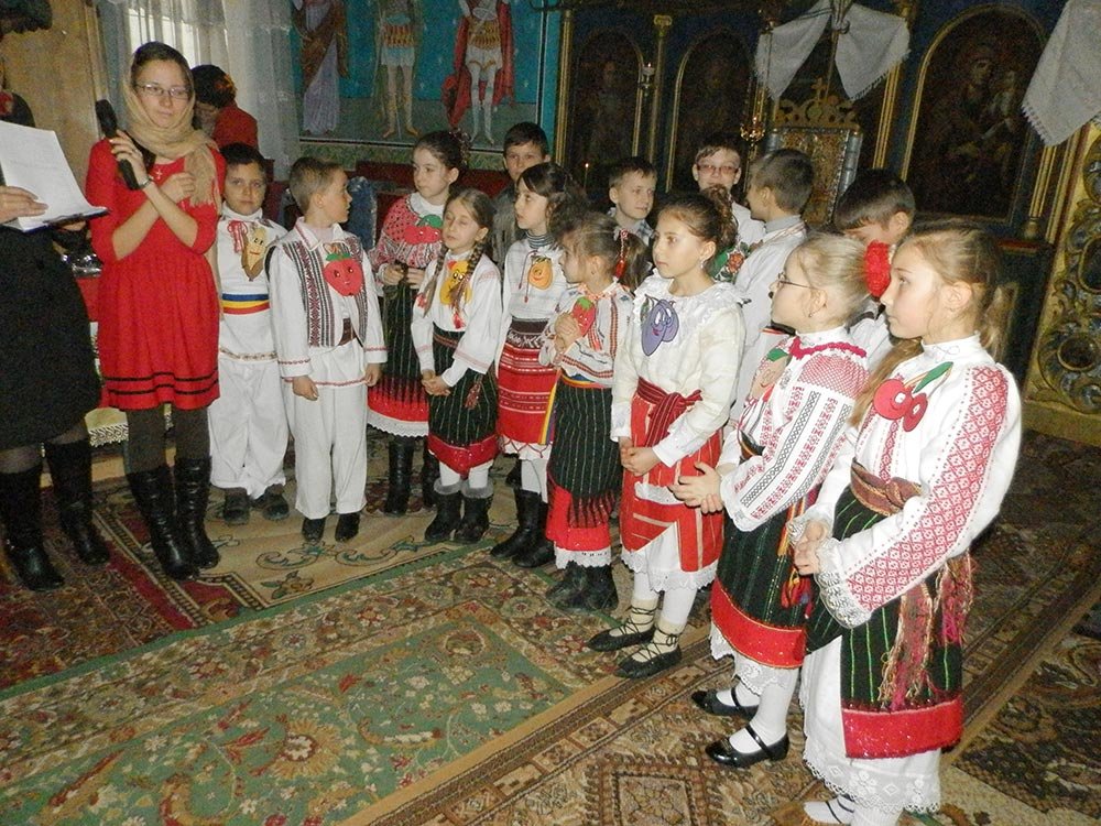 „Tatăl ceresc ne învaţă să ne iubim părinţii“, la Başeu - Hudeşti 80613