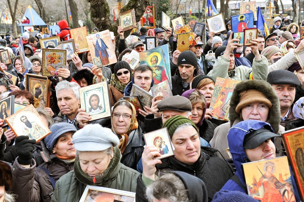 Cinstirea sfintelor icoane, prin rugăciune şi faptă bună 80584