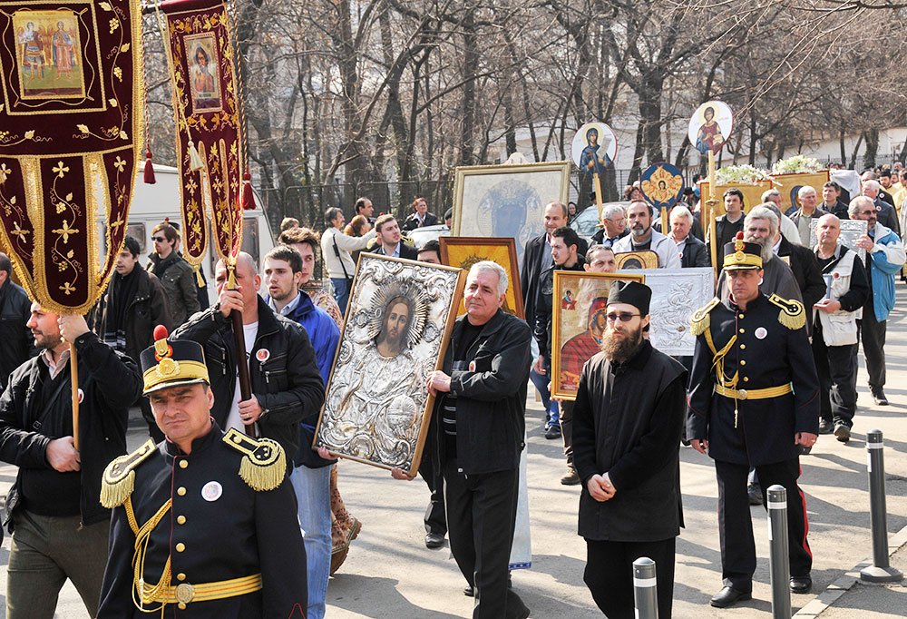 Cinstirea sfintelor icoane, prin rugăciune şi faptă bună 80553