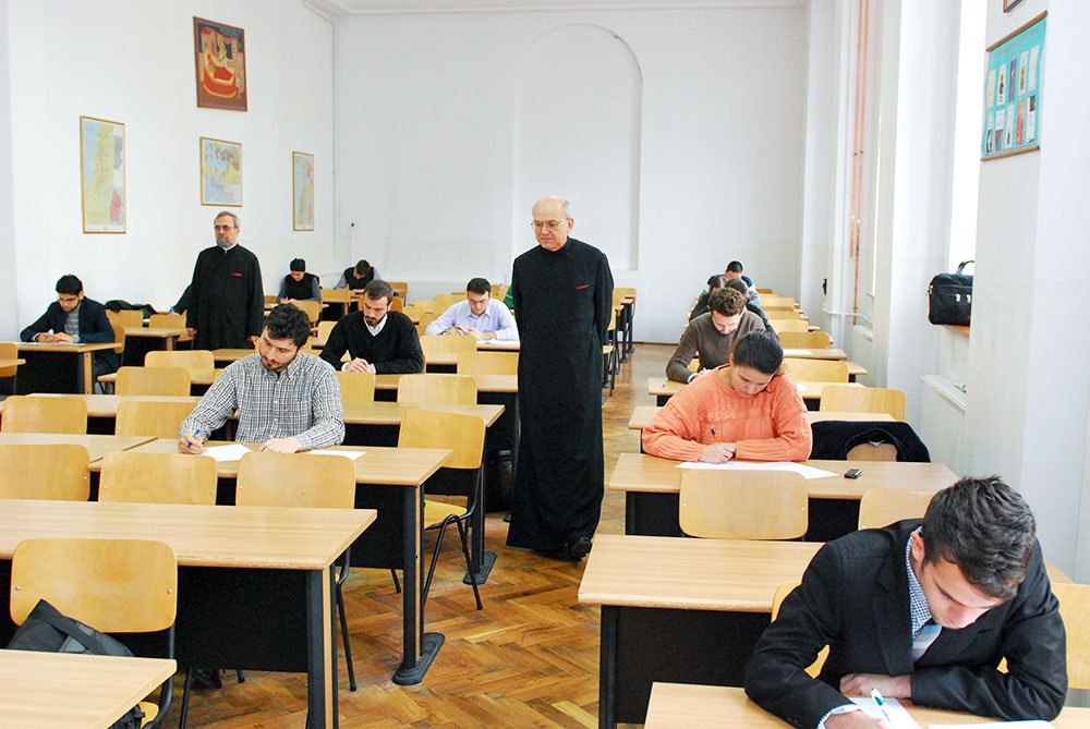 Luni vor fi premiaţi câştigătorii Concursului „Pr. prof. acad. Dumitru Popescu“ 80556