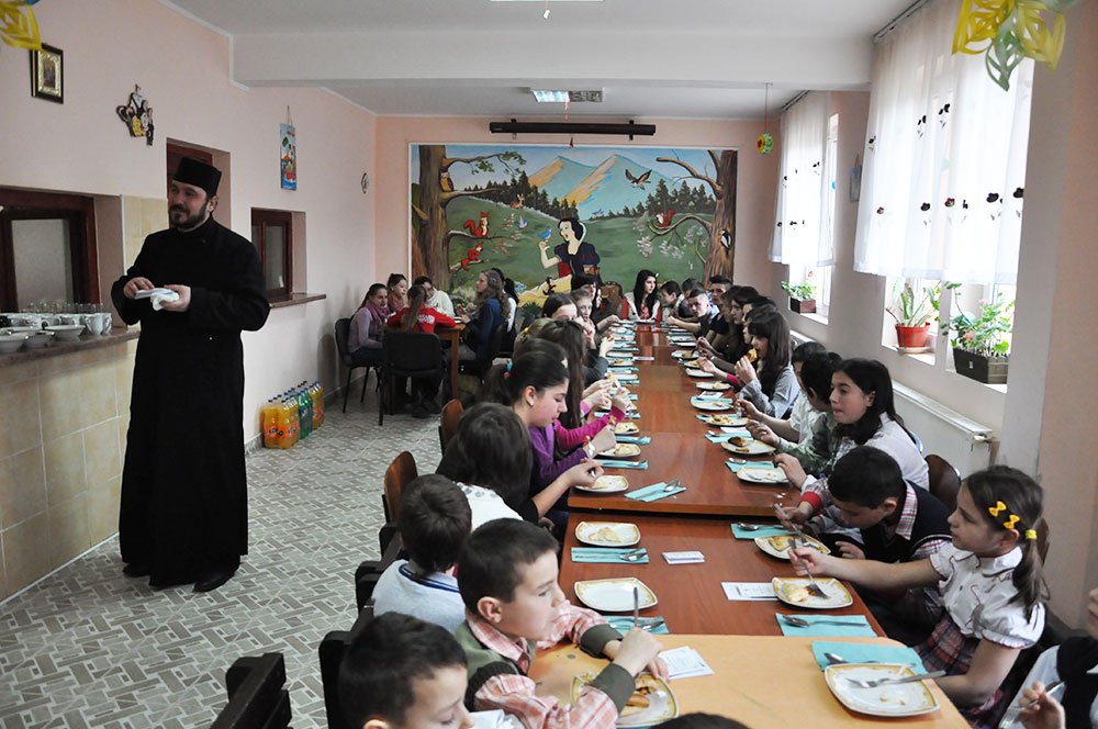 Proiect filantropic la Centrul „Visătorii“ din Fundu Moldovei 80484