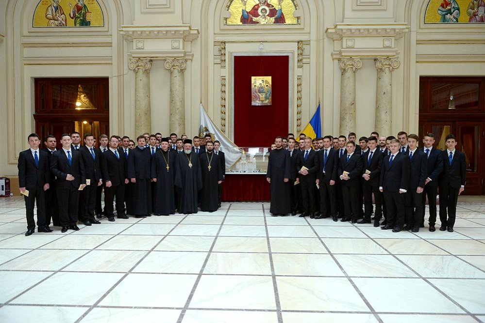 Corul „Angelli“ în vizită la Patriarhia Română 80477