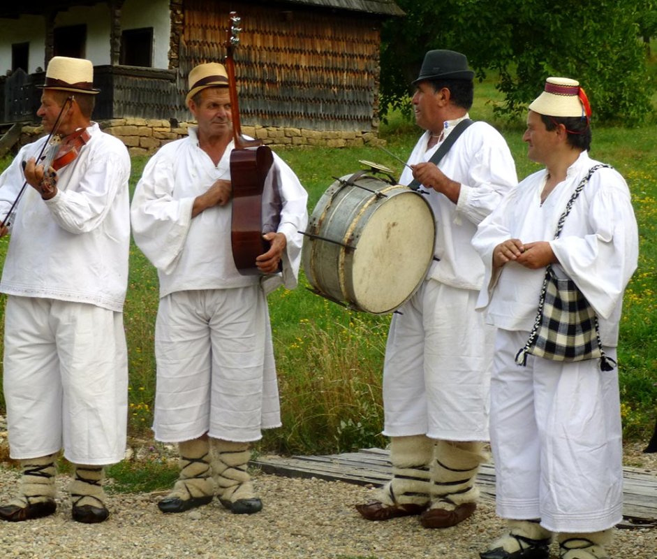 „Întâlnirea maramureşenilor cu oşenii“ la Muzeul Etnografic din Cluj-Napoca 80376