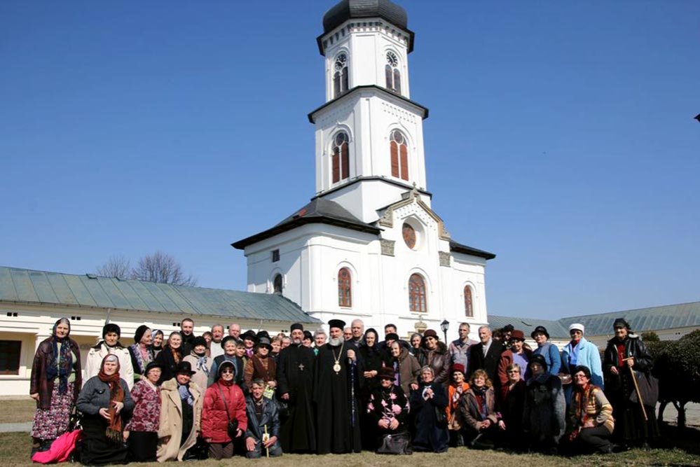 Pelerinaj la Catedrala arhiepiscopală din Roman 80364