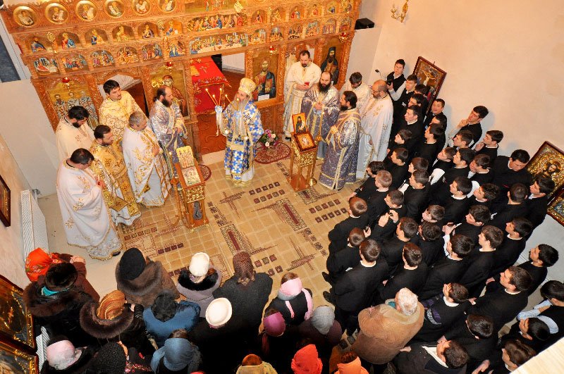 Zi festivă pentru seminariştii de la Dorohoi 80325