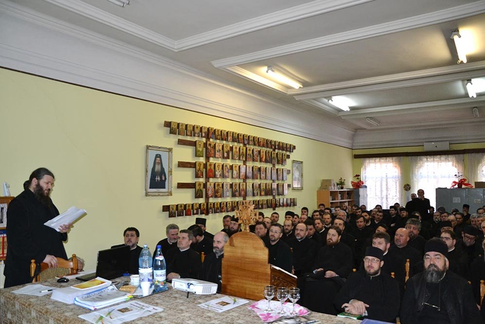 Întruniri preoţeşti în trei protopopiate ale Arhiepiscopiei Iaşilor 80318