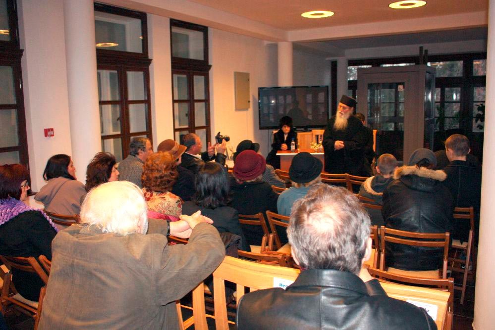 Lansare de carte în oraşul Fălticeni 80295