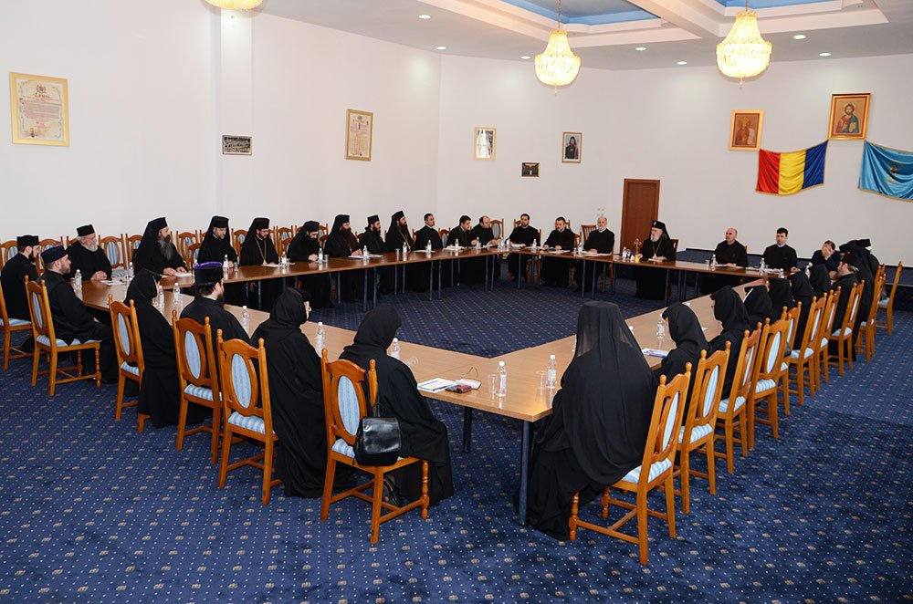 Sinaxă monahală în Arhiepiscopia Târgoviştei 80259