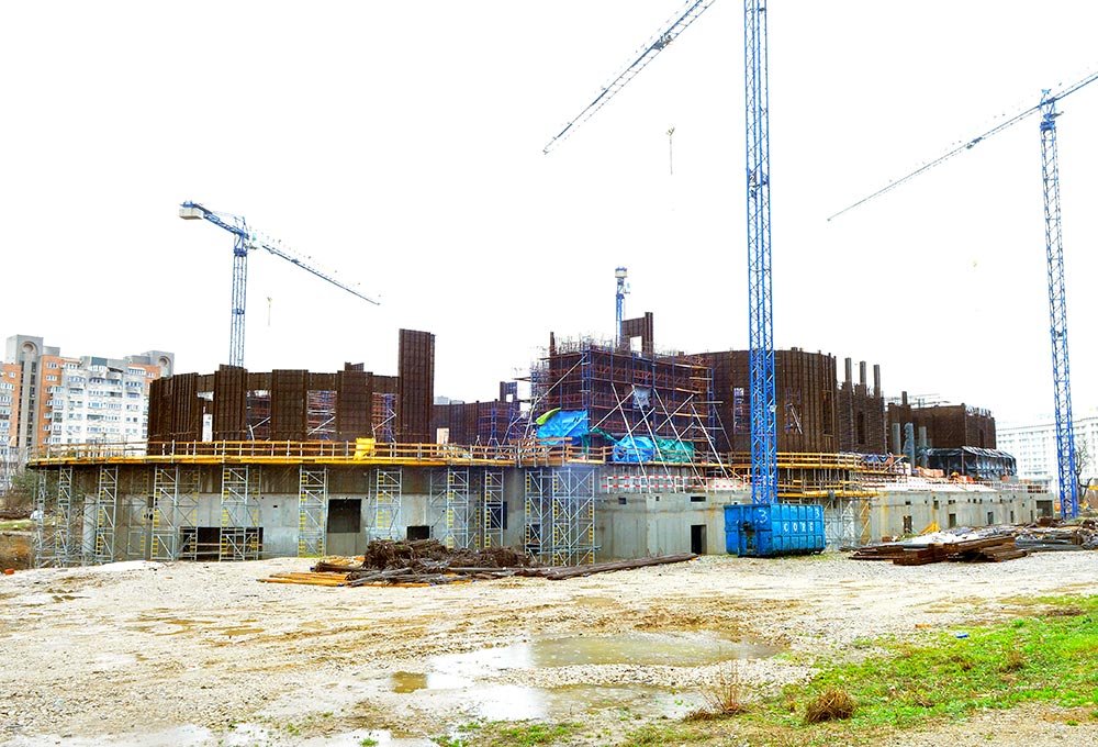 Catedrala Mântuirii Neamului se înalţă. Credincioşii se bucură, iar cârtitorii se tulbură 80138