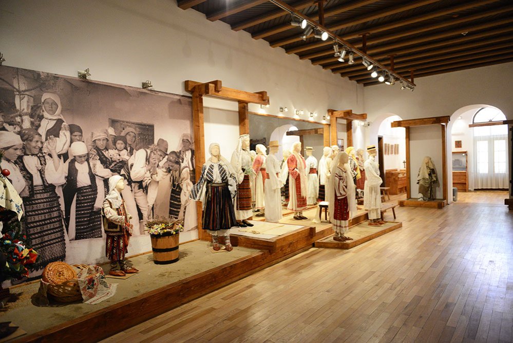 Casa Băniei, o sinteză a tradiţiilor olteneşti 80087