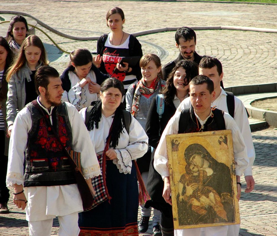 Pelerinaj de la Iclod la Mănăstirea Nicula 80086