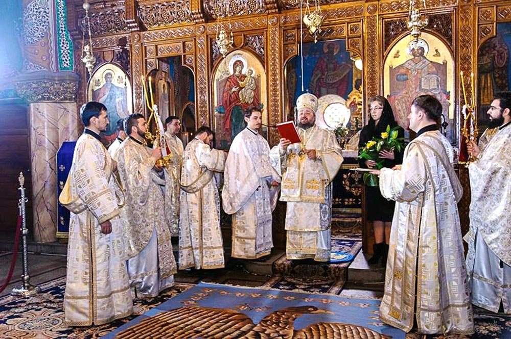 Slujire arhierească în Catedrala Episcopală din Deva 80085