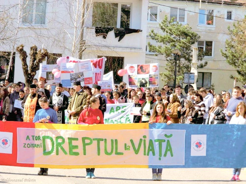 „Marşul pentru viaţă“ în Protopopiatul Săveni 80055