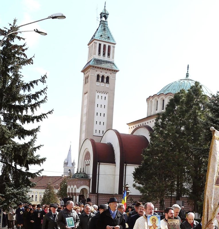 Burse de studiu pentru elevi, oferite de Protopopiatul Orăştie 79997