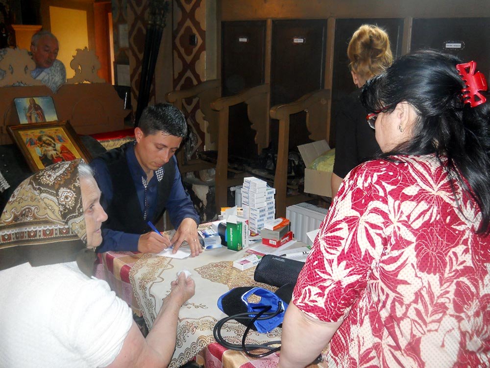 Campanie umanitară la Parohia Doclin 80005