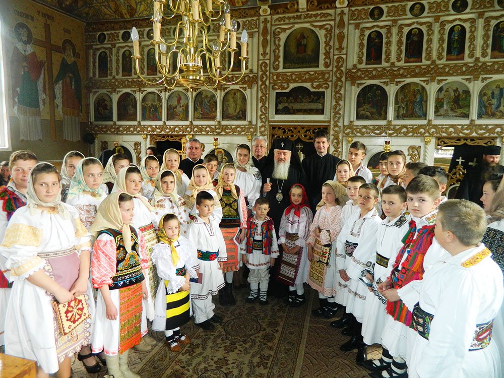 IPS Arhiepiscop şi Mitropolit Andrei, în parohia năsăudeană Parva 79933