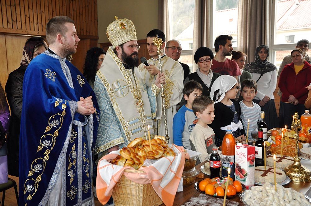 Slujire arhierească în fiordul norvegian Førde 79920