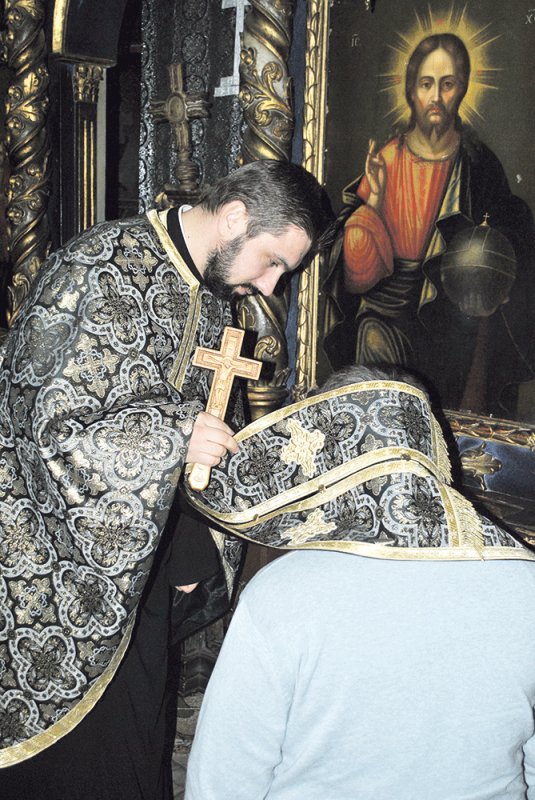 „Străduieşte-te să ridici pe cel căzut!“ 79902