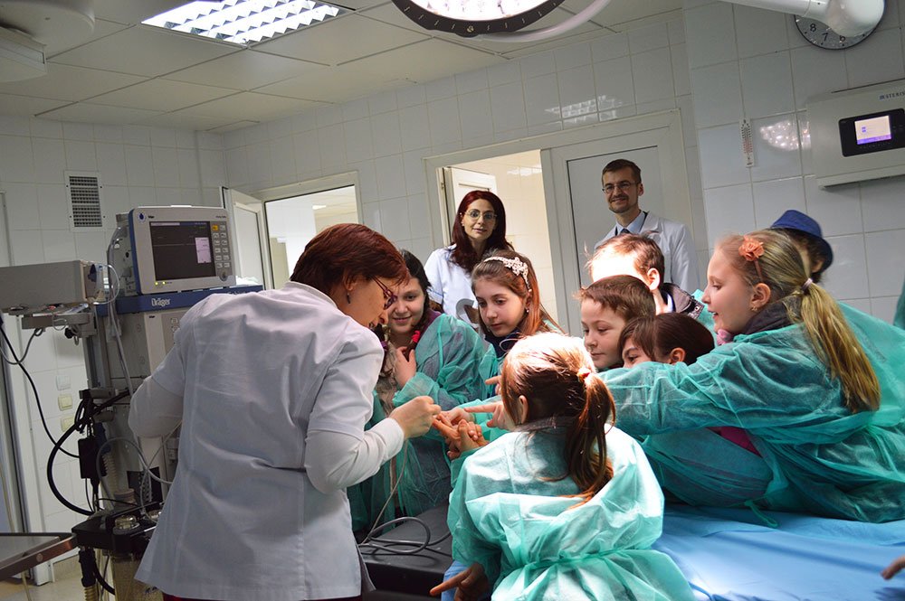 Peste 300 de noi „cadre medicale“ la „Providenţa“ 79814