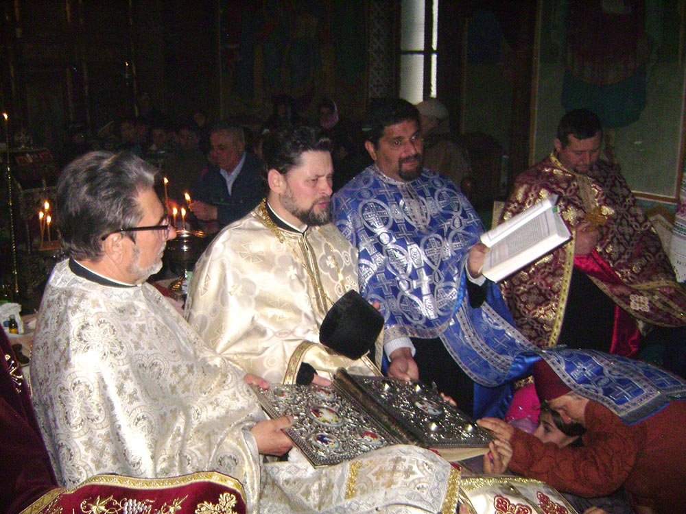 Rugăciune şi binecuvântare în Parohia Victoria - Iaşi 79806