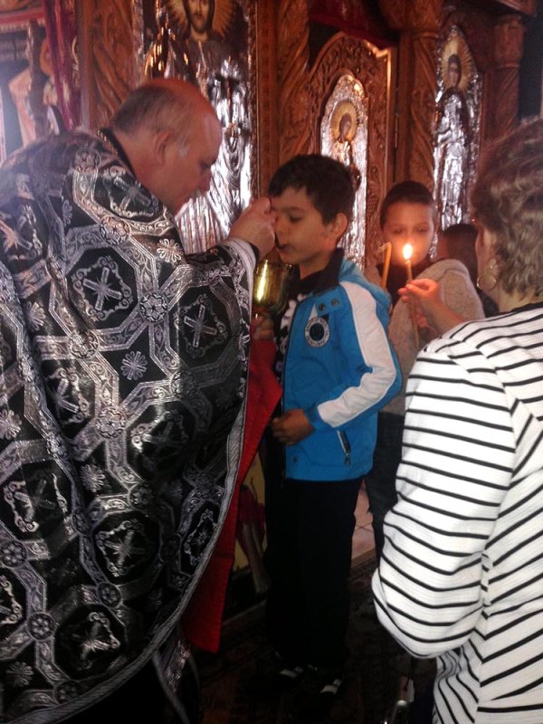 Elevii din Mătăsari au primit Taina Sfintei Împărtăşanii 79751