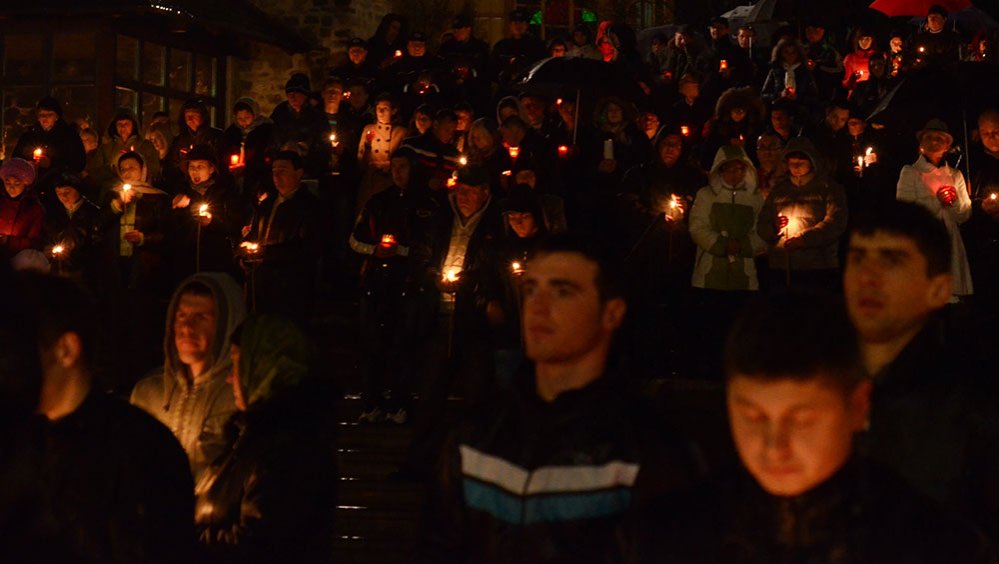 Lumina Sfântă de la Ierusalim va fi adusă în România de Sfintele Paşti 79742