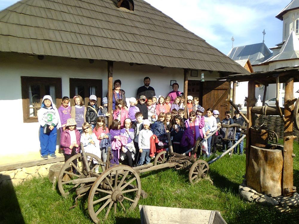 Proiecte misionar-educative la Roznov 79762