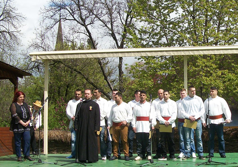 Reintegrare socială prin credinţă şi artă 79745